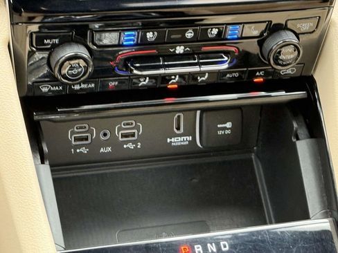 Used 2023 Jeep Grand Cherokee 4WD 4xe w/ Luxury Tech Group II image 18