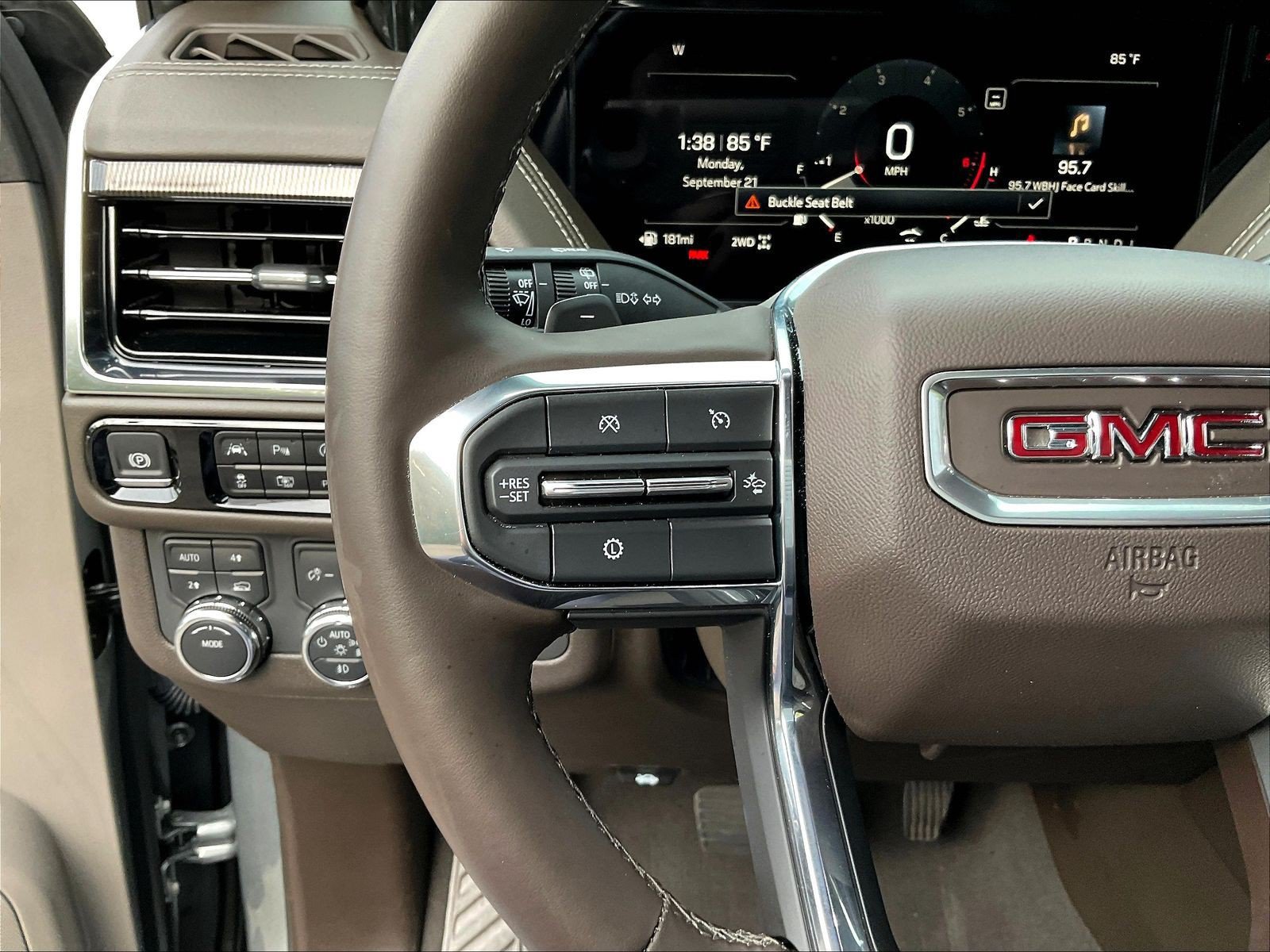 Used 2025 GMC Yukon XL Elevation w/ LPO, Floor Liner Package AWD/4WD image 13