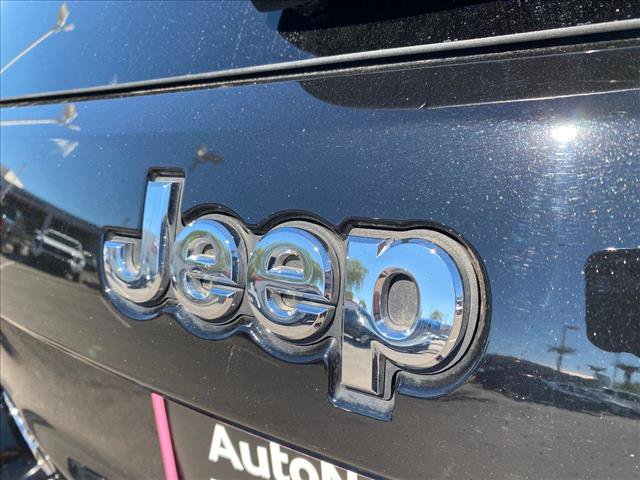 Used 2020 Jeep Grand Cherokee Overland AWD/4WD image 30