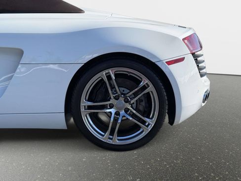 Used 2011 Audi R8 V8 image 17