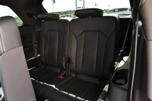 Used 2021 Audi SQ7 Premium Plus w/ Executive Package AWD/4WD image 26