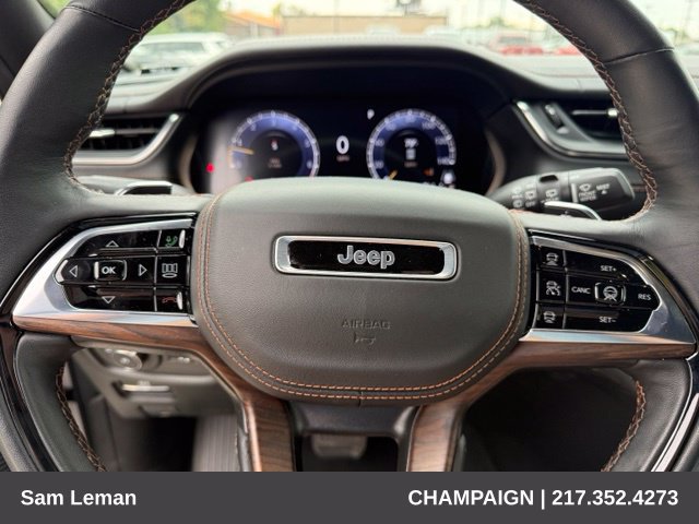 Used 2025 Jeep Grand Cherokee L Summit w/ Obsidian Package AWD/4WD image 11