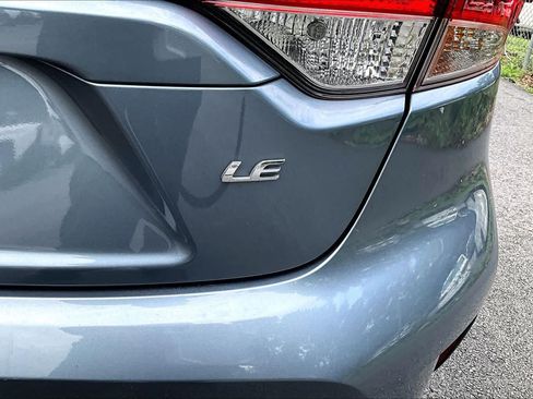 Used 2022 Toyota Corolla LE w/ Carpet Mat Package (TMS) FWD image 9