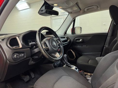 Used 2017 Jeep Renegade Latitude image 12