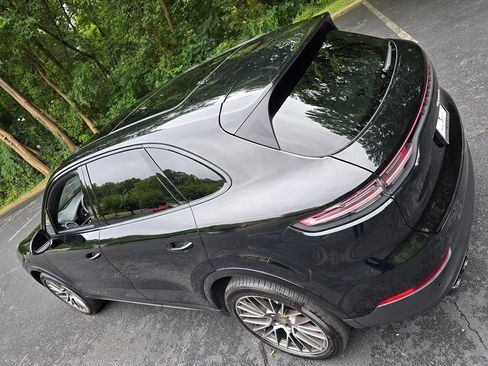 Used 2023 Porsche Cayenne Platinum Edition image 75