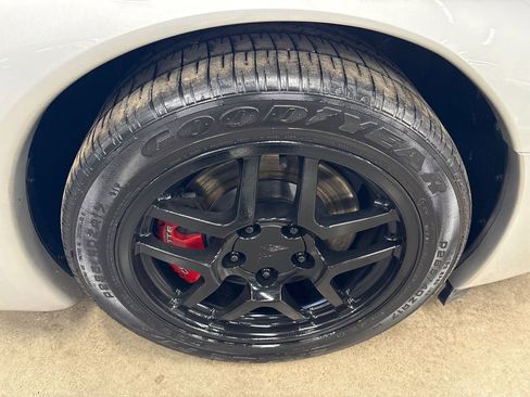 Used 2002 Chevrolet Corvette Z06 w/ Memory Pkg image 40