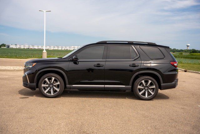 Used 2023 Honda Pilot Elite image 4