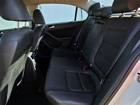 Used 2012 Volkswagen Jetta SE image 15