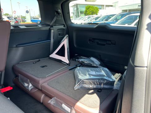 New 2025 Volkswagen ID. Buzz Pro S image 27