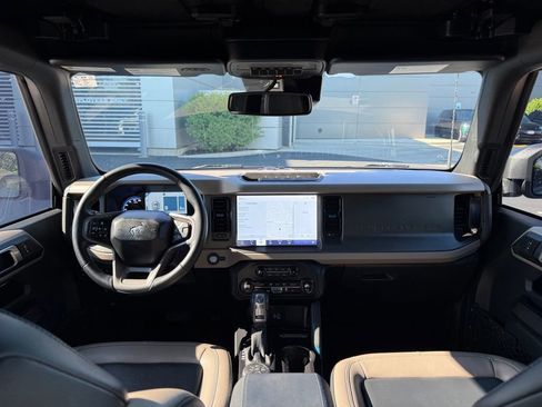 Used 2024 Ford Bronco Wildtrak AWD/4WD image 11