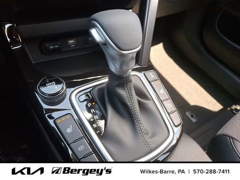Certified 2025 Kia Seltos S AWD/4WD image 11