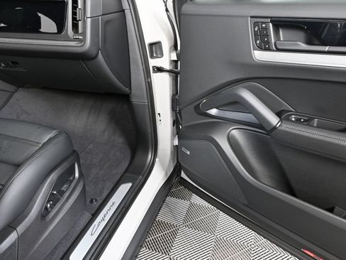 Certified 2026 Porsche Cayenne Coupe AWD/4WD image 23
