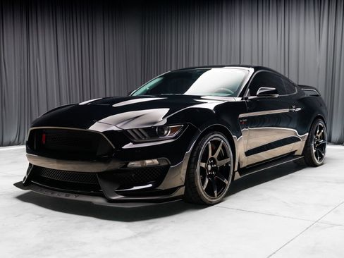 Used 2016 Ford Mustang Shelby GT350R w/ GT350R Equipment Group 920A RWD image 26