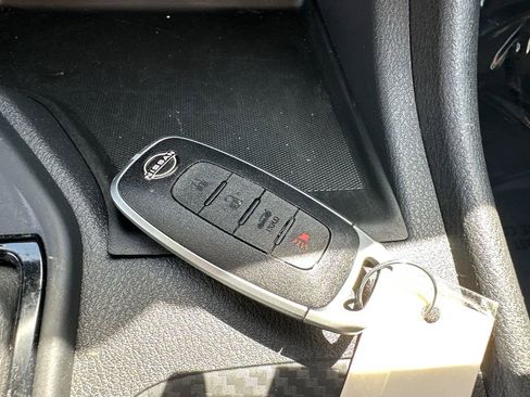 Used 2025 Nissan Sentra S FWD image 33