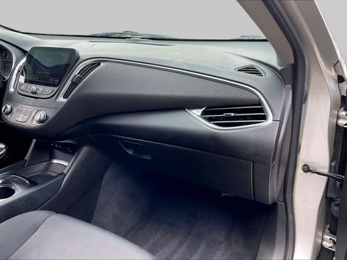 Used 2021 Chevrolet Malibu LT w/ Redline Edition FWD image 16