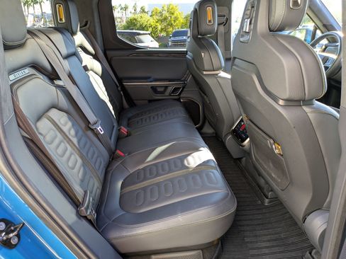 Used 2022 Rivian R1T Launch Edition image 18