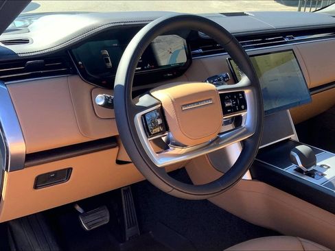 New 2026 Land Rover Range Rover SE image 8