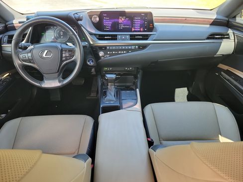 Used 2021 Lexus ES 300h w/ Premium Package image 12