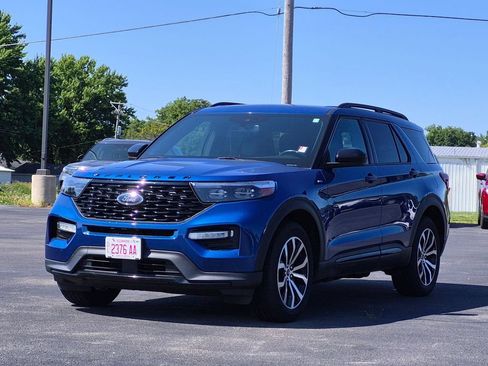 Used 2023 Ford Explorer ST-Line w/ Class IV Trailer Tow Package AWD/4WD image 3