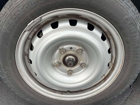 Used 2021 Nissan NV200 S image 9