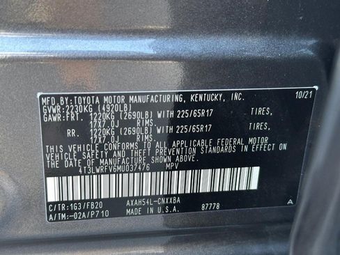 Used 2021 Toyota RAV4 LE AWD/4WD image 25