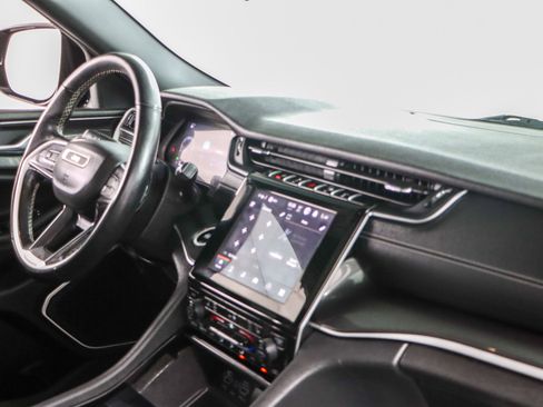 Used 2022 Jeep Grand Cherokee Altitude image 26