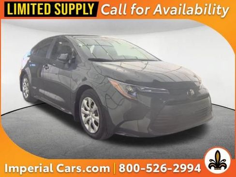 Used 2026 Toyota Corolla LE FWD image 1