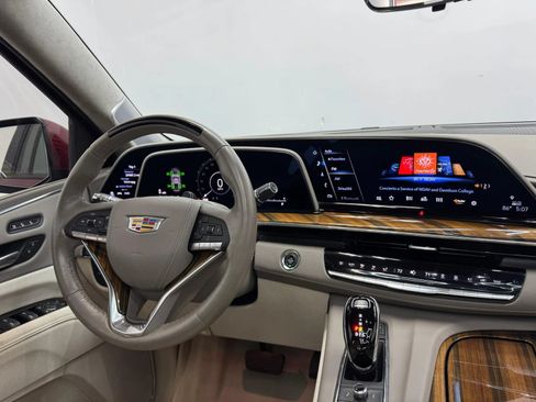 Used 2023 Cadillac Escalade ESV Sport Platinum w/ Heavy-Duty Trailer Package AWD/4WD image 14