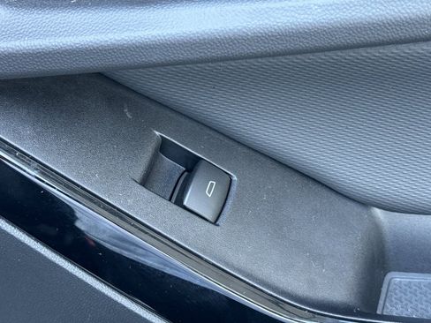 Used 2026 Chevrolet Equinox LT w/ Convenience Package II AWD/4WD image 22