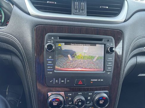 Used 2017 Chevrolet Traverse LT AWD/4WD image 20