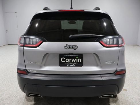 Used 2022 Jeep Cherokee Latitude Lux w/ Mopar Interior Package image 3