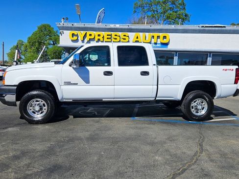 Used 2007 Chevrolet Silverado 2500 LT w/ Heavy-Duty Power Package image 2