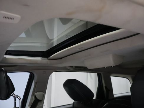 Used 2018 Dodge Journey Crossroad w/ Nav & Sun Group image 10