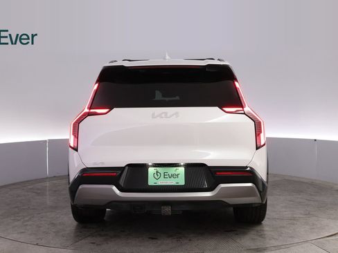 Used 2024 Kia EV9 Land AWD/4WD image 15