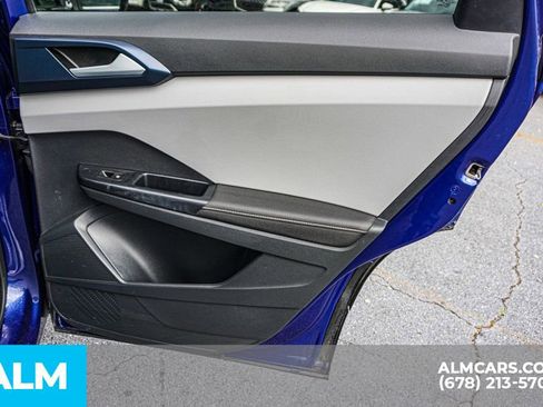 Used 2024 Volkswagen Taos SE image 55