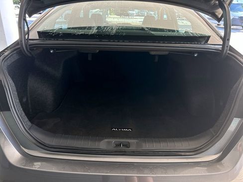Used 2024 Nissan Altima 2.5 SR FWD image 36