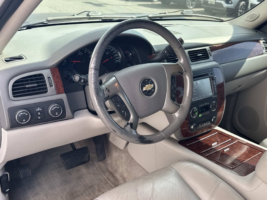 Used 2014 Chevrolet Tahoe LTZ AWD/4WD image 2