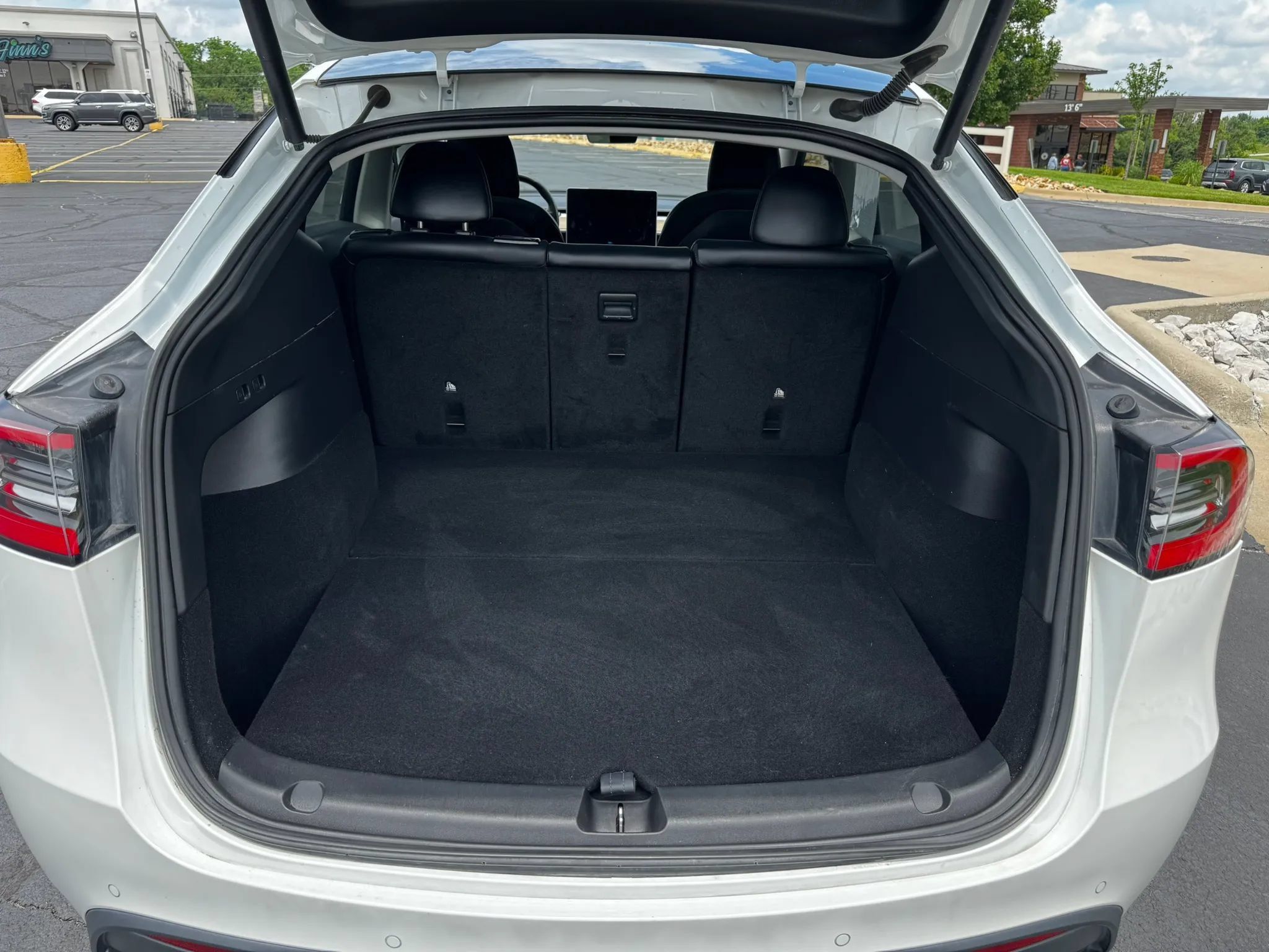 Used 2021 Tesla Model Y Long Range AWD/4WD image 9