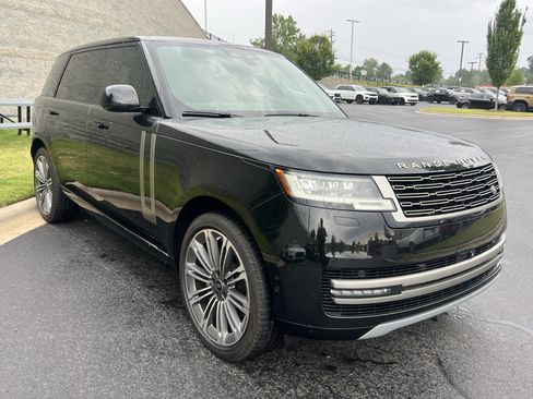 Used 2024 Land Rover Range Rover Long Wheelbase SE AWD/4WD image 9