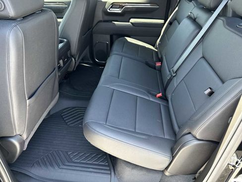 Used 2026 Chevrolet Silverado 1500 LT Trail Boss w/ Convenience Package II AWD/4WD image 24