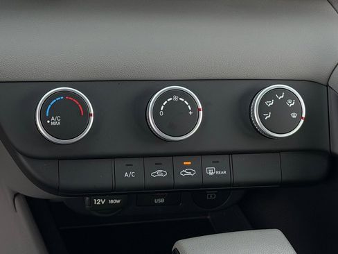 Certified 2025 Hyundai Elantra SE w/ Cargo Package image 16