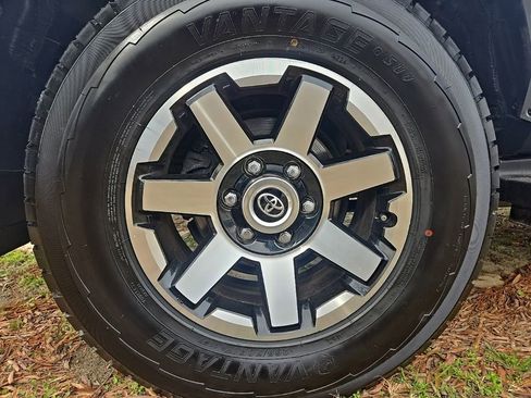 Used 2024 Toyota 4Runner TRD Off-Road image 11