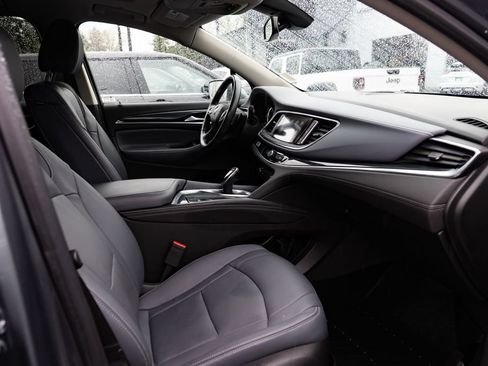 Used 2020 Buick Enclave Premium w/ Sun and Sites Package AWD/4WD image 27
