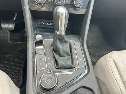 Used 2018 Volkswagen Tiguan SE w/ 18" Alloy Wheels Package AWD/4WD image 21