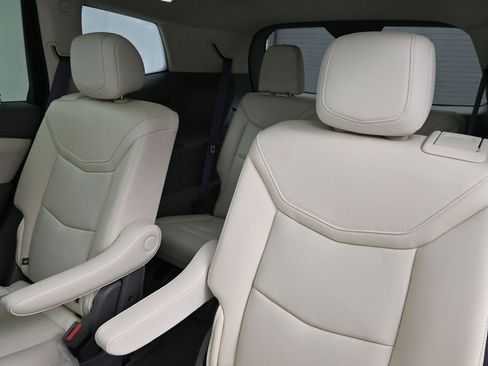 Used 2023 Cadillac XT6 Premium Luxury w/ Technology Package image 6