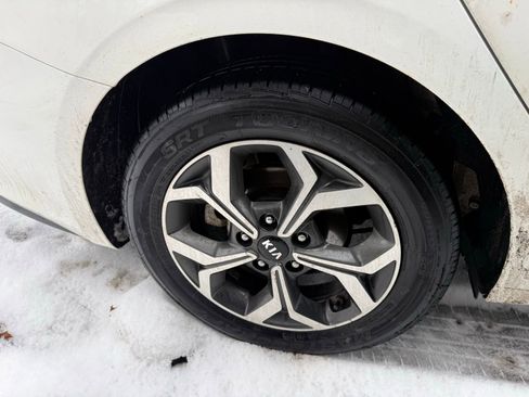 Used 2021 Kia Forte LXS image 9