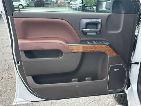Used 2019 Chevrolet Silverado 2500 High Country w/ Duramax Plus Package AWD/4WD image 11
