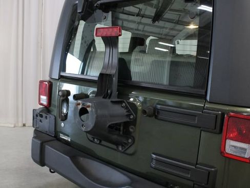 Used 2009 Jeep Wrangler X AWD/4WD image 27