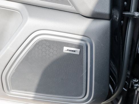 Certified 2024 Porsche Macan image 22