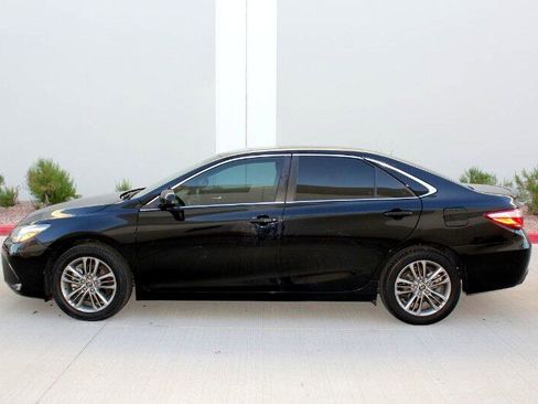 Used 2016 Toyota Camry SE image 8